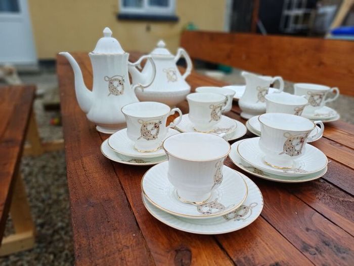 Vintage Tara Brooch Teaset