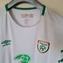 2016/17 umbro ireland away shirt Size xl Pit to pit 23" white In excellent condition Image 3