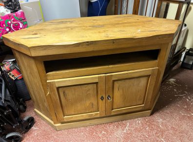 Corner TV Unit