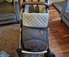Ickle Bubba Eclipse Pram/Bassinet and car seat plus isofix base