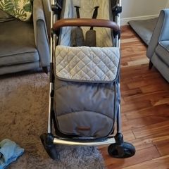 Ickle Bubba Eclipse Pram/Bassinet and car seat plus isofix base