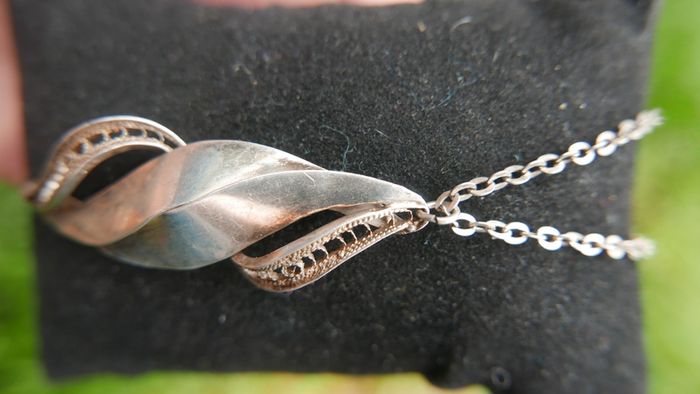 Vintage Sterling Silver 925 Twist Leaf Blade Pendant Long Necklace 7,1g length - 20"