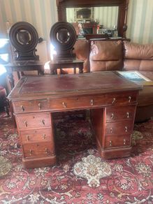 Victorian Mahogany Pedestal Desk