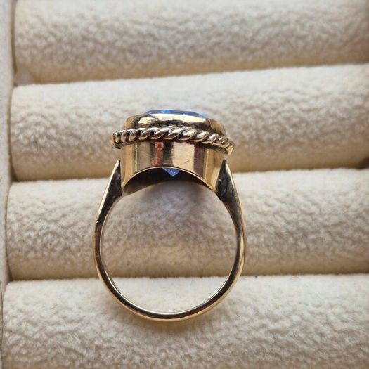 Ring gold 9k 375  with blue amethyst size L (51)( around 6g)