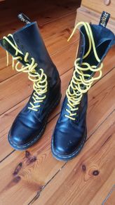 14 hole Dr Martens