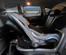 Maxi Cosi Carseat Newborn Insert & ISOFix Base
