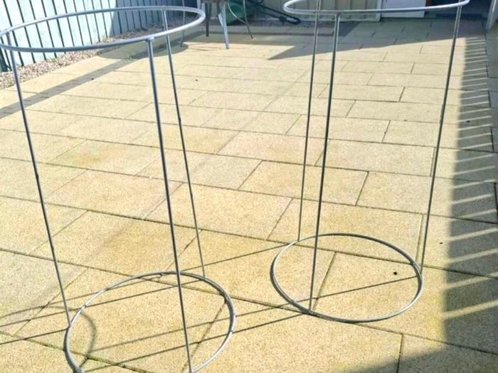 Wire Bag Holders & DogSigns