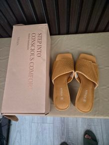 Vivaia bnew in box jade square toe block heels in Jade ginger yellow