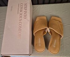 Vivaia bnew in box jade square toe block heels in Jade ginger yellow