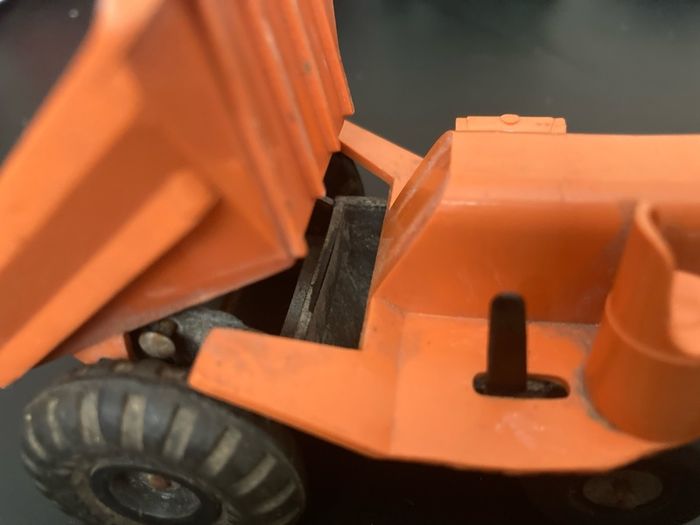 Triang Minic. Clockwork quarry dumpster. Plastic. Rare