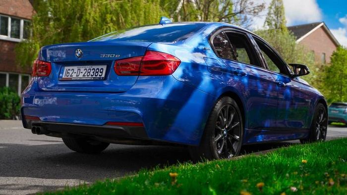 2016 Bmw 3-series 330e High Spec, low kms