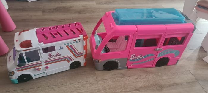 Barbie Camper & Ambulance