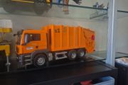 Bruder Bin Truck