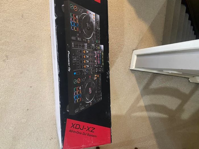 Pioneer XDJ-XZ + Pioneer Flight Case + Decksaver + Box - Mint - Can View Today