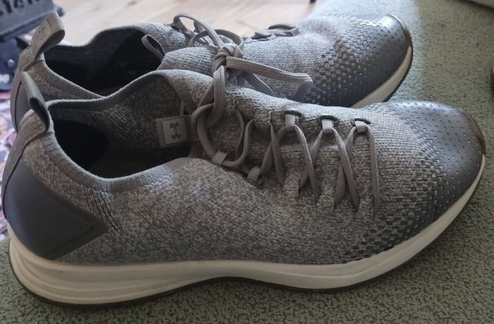 Under Armour Mens Charged Covert Gray Knit Running Shoes Size 8
