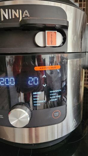 Ninja Foodi Max (15-in-1 Multi Cooker - needs attention)