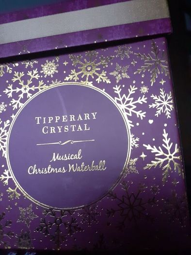 Tippeary Crystal musical chriatmas santa waterball