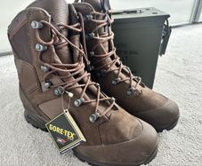 GORE-TEX Army Boots New with Tags. Size 43