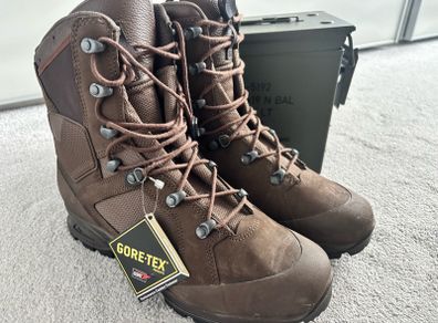 GORE-TEX Army Boots New with Tags. Size 43