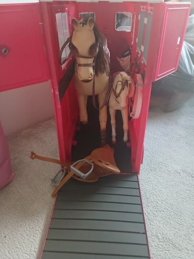 Our generation horse and foal with horsebox and accessories.