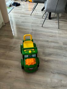 John Deere Tractor ride on