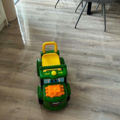 John Deere Tractor ride on