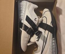 gym training shoes