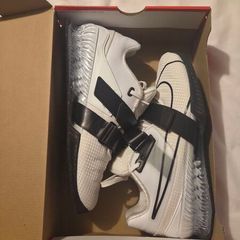 gym training shoes