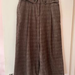 wide trousers