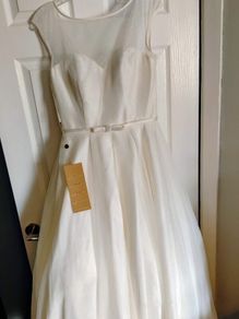 Beautiful tea length wedding dress size 12