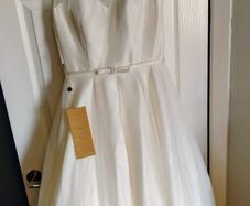 Beautiful tea length wedding dress size 12