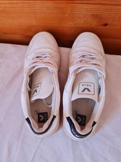 Veja v10 cwl Oxford grey Size 6 eu 39 white leather in excellent condition