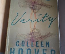 Verity by Colleen Hoover