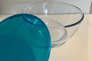Pyrex Bowl and Lid Set