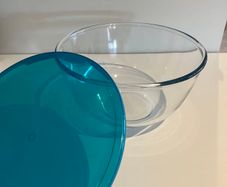 Pyrex Bowl and Lid Set