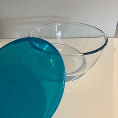 Pyrex Bowl and Lid Set