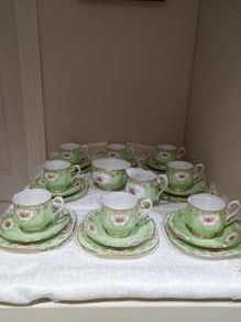 Beautiful Vintage Royal Albert 26 Piece Tea Set, Crown China, 1930s