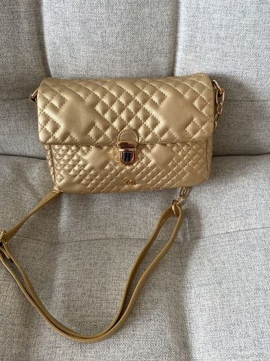 Gold quilted Punt Roma bag