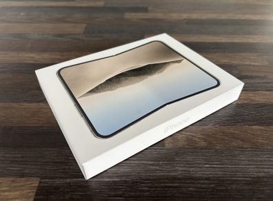 Apple iphone Duo 1TB - Star White - New & Sealed