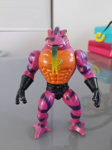 Vintage Masters of the Universe MOTU He-Man Action figures