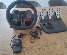 Logitech g29 steering wheel and pedals