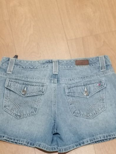 beautiful new vintage Tommy Hilfiger shorts