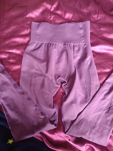 fit pink leggings