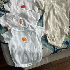 baby vests and grows 6-9 months