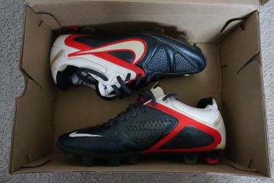 Football Boots Nike Ctr 360 Maestri II Red/White/Grey (2009) Size 7UK FG