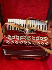 Accordions-Homer & Parrot piano accordions