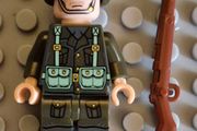Lego compatible, military figures, Canadian infantry. 15 figures plus rifles.
