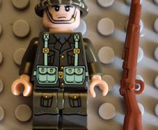 Lego compatible, military figures, Canadian infantry. 15 figures plus rifles.