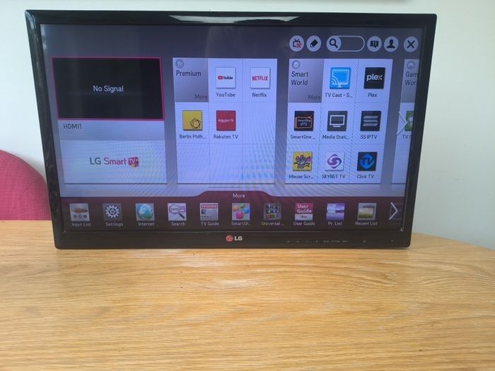 LG 24 inch Smart TV