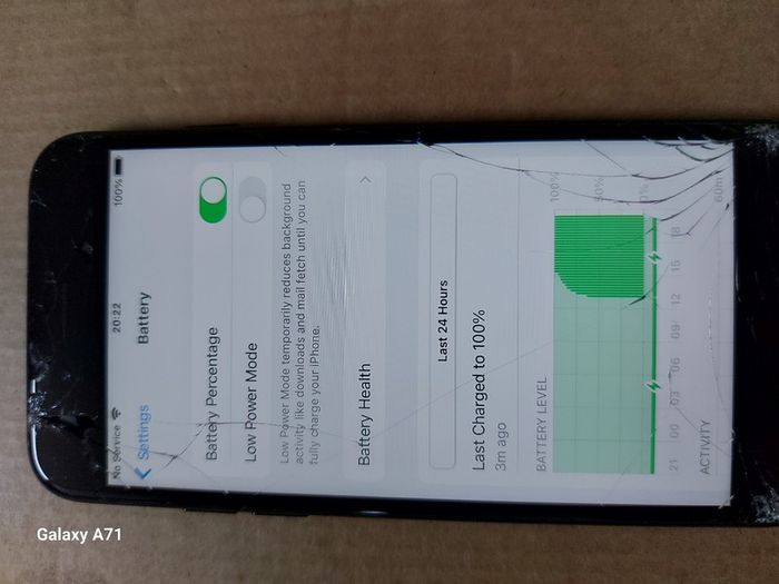 Apple Iphone 7, 32GB, Black, Battery Health 91%, Some screen damage but works fine. Activation lock removed on this phone